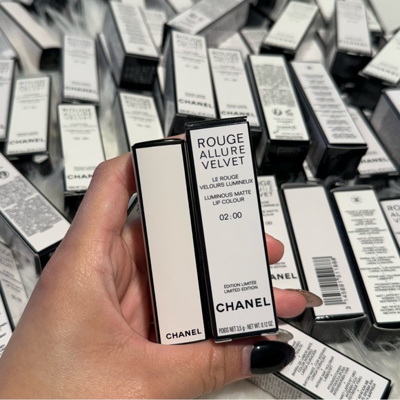 CHANEL Limited Edition Rouge Allure Velvet #02 - NEW - Picture 1 of 2